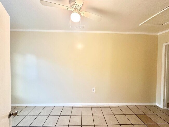 Building Photo - 7221 Ellington Cir