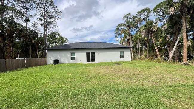 Building Photo - AWESOME 3 Bedroom, 2 Bathroom Home in Beautiful Palm Bay!!