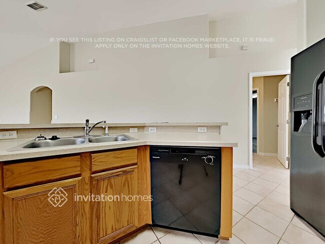 Building Photo - 8028 Birman St