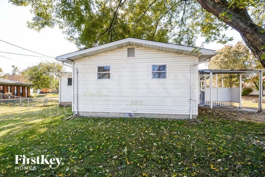 Building Photo - 385 Humes Ln