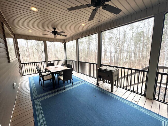 Building Photo - Furnished & All Inclusive Rental with Lake...