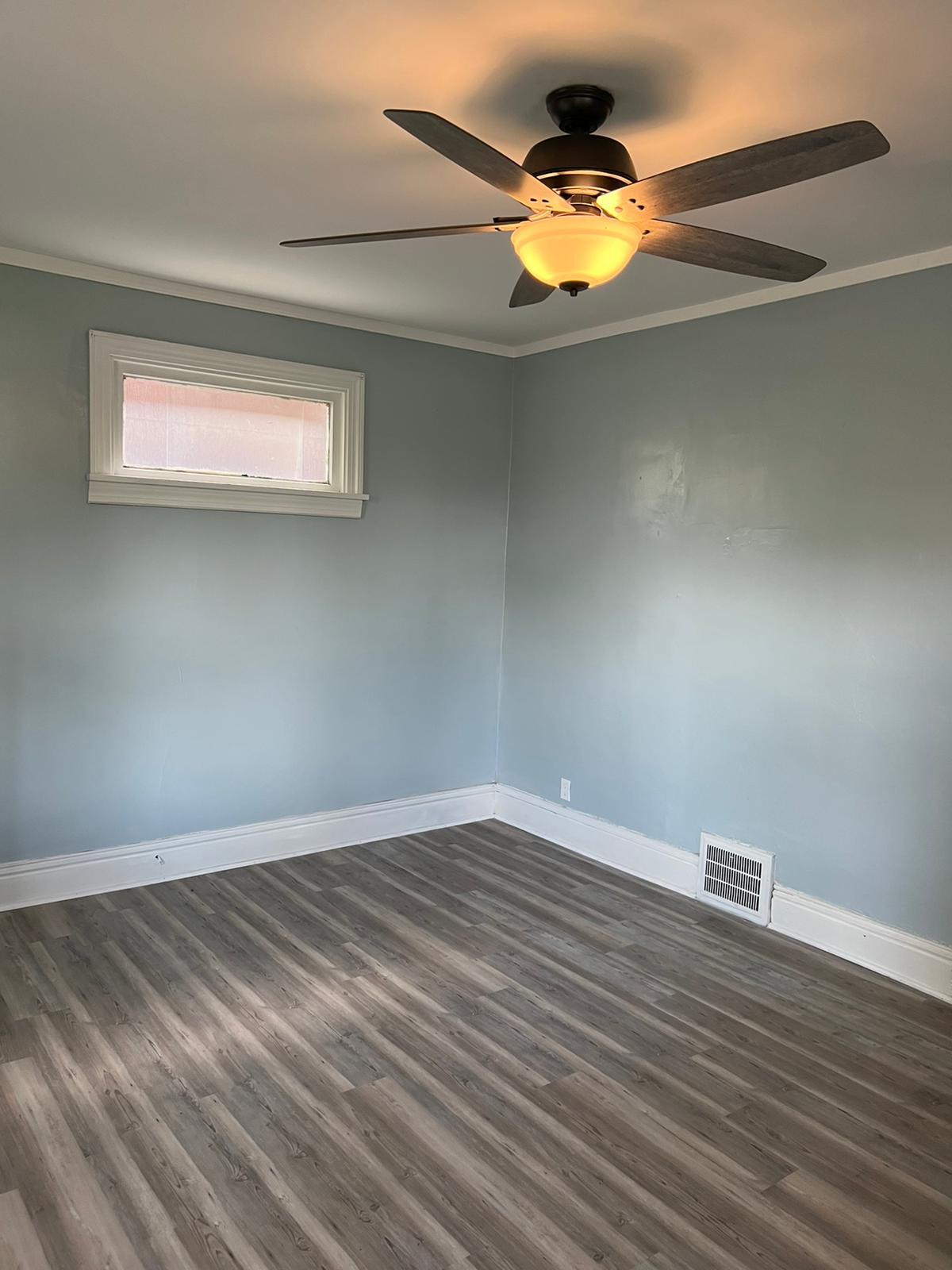 Living room - 703 French St