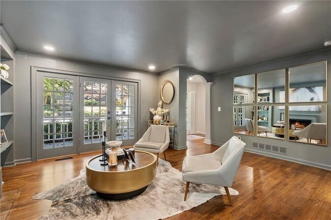 Building Photo - 2373 Virginia Pl NE