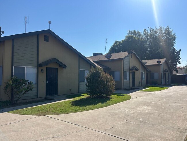 Building Photo - 1110 W Chestnut St