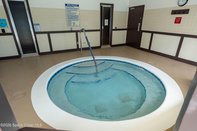 Building Photo - 605 Saint Albans Court