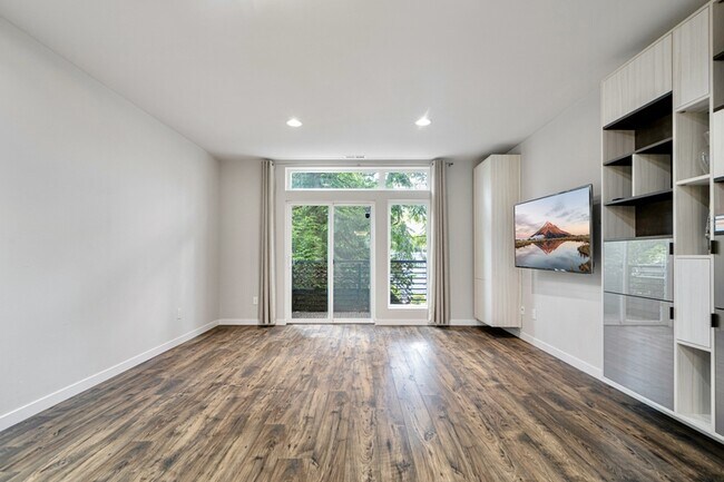 Building Photo - 13955 NE 15th Ct