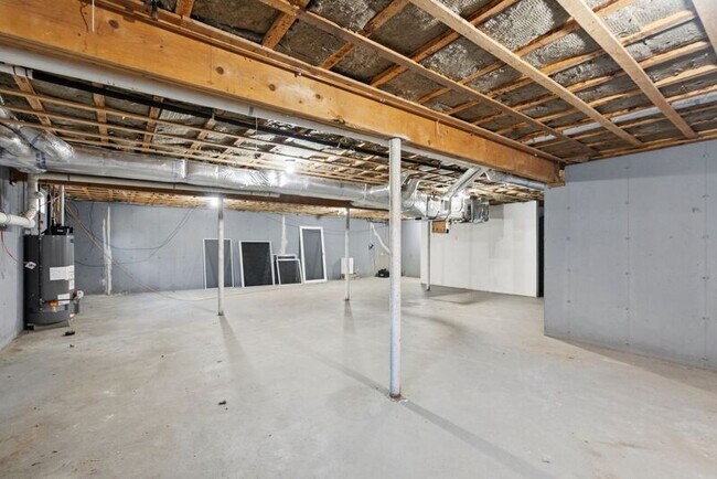 Building Photo - 16 Blacksmith Rd