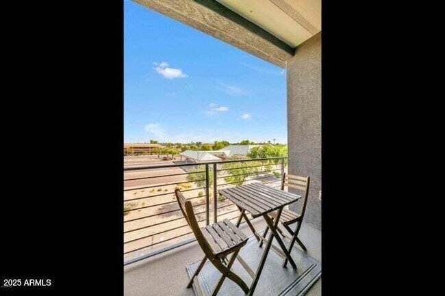 Building Photo - 2090 S Dorsey Ln