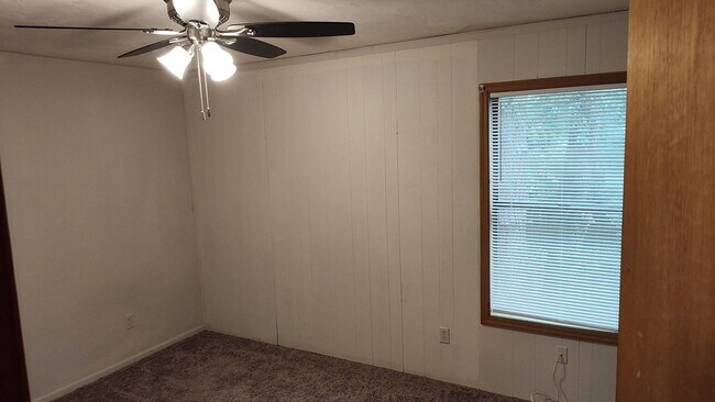 Building Photo - 2359 Claremont Ln