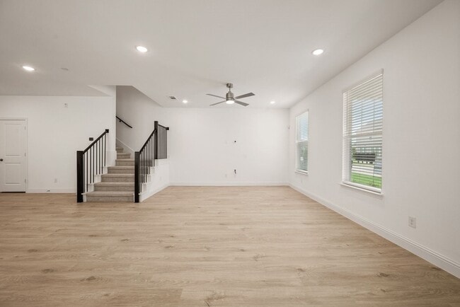 Building Photo - 8936 Magnet Dr