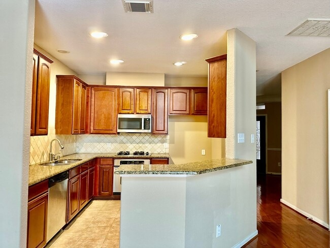 Building Photo - 1122 Glenwood Canyon Ln