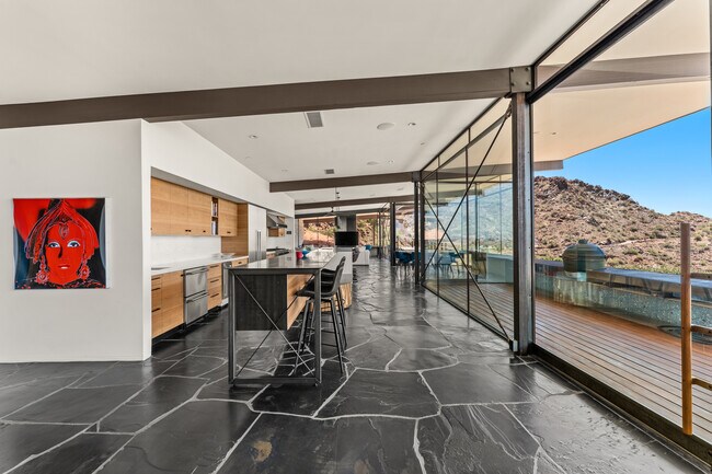 Building Photo - 4925 E Red Rock Dr