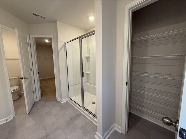 Building Photo - 1475 Amberview Ln