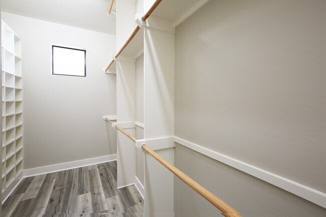 Building Photo - 2307 Camden Dr