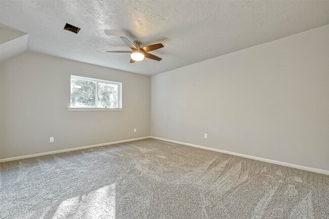 Building Photo - 3615 Highfalls Dr