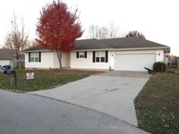 Building Photo - Wonderful house nested on the edge of town...