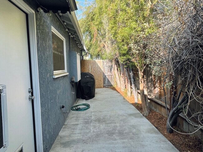 private back yard - 4210 Ince Blvd