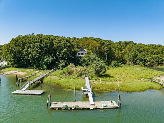 Building Photo - 1835 Naugles Dr