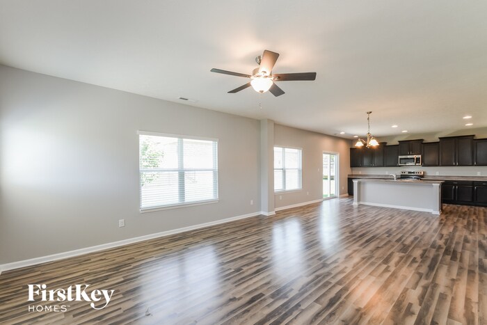 Building Photo - 2020 Eagles Ridge Dr