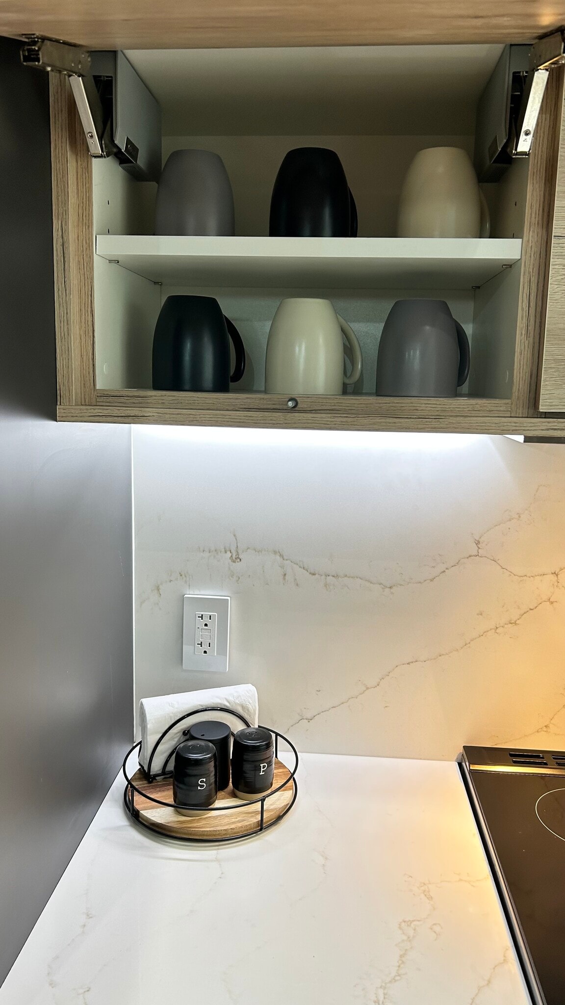 Building Photo - 6205 SE Circle St