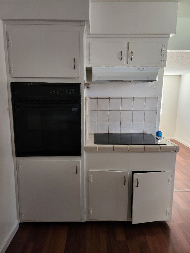 Building Photo - NE Home with pool for rent