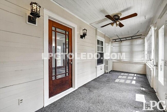 Building Photo - 3822 Lockwood Ave