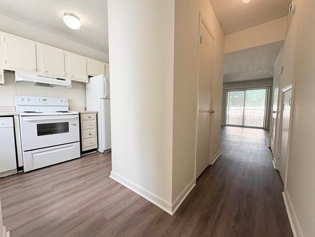 Building Photo - 1734 Hartsfield Rd