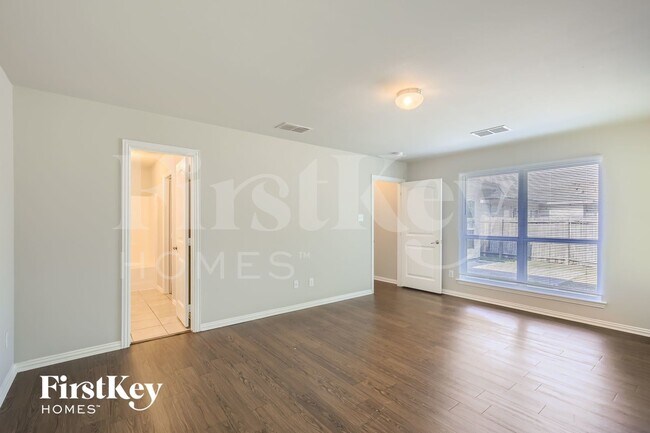 Building Photo - 278 Meadowcrest Dr
