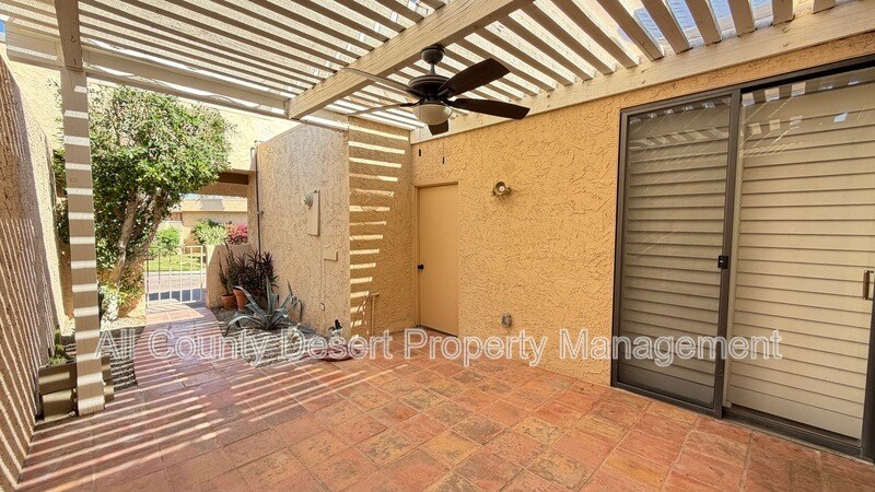 Building Photo - 73885 Saquaro Ct