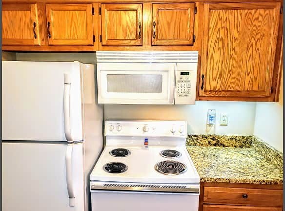 Building Photo - 382 Waterside Avenue