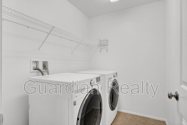 Building Photo - 11070 Neets Bay St