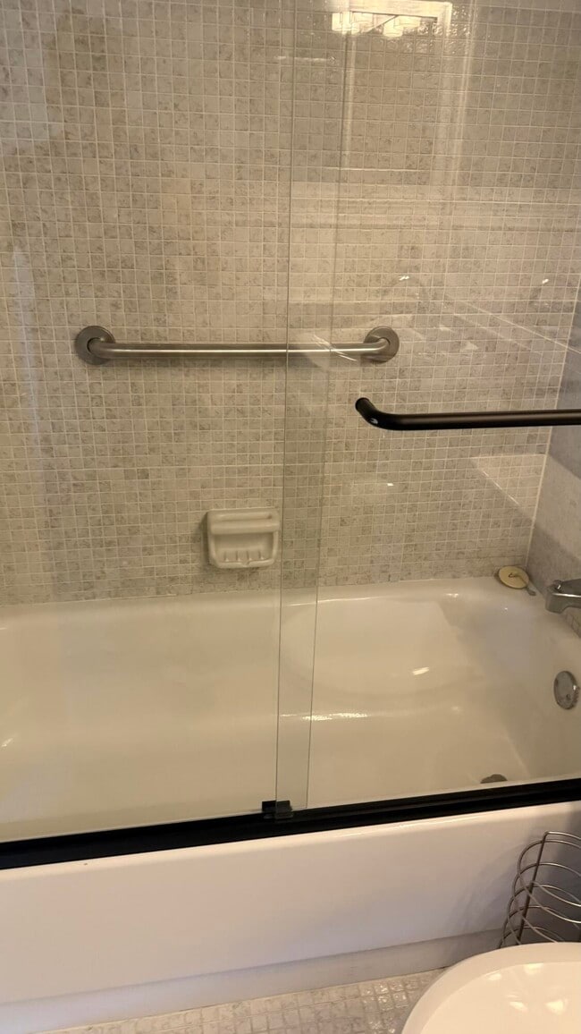 Building Photo - 52 Newport Ct