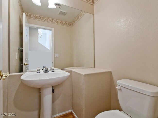 Building Photo - 2248 Midvale Terrace
