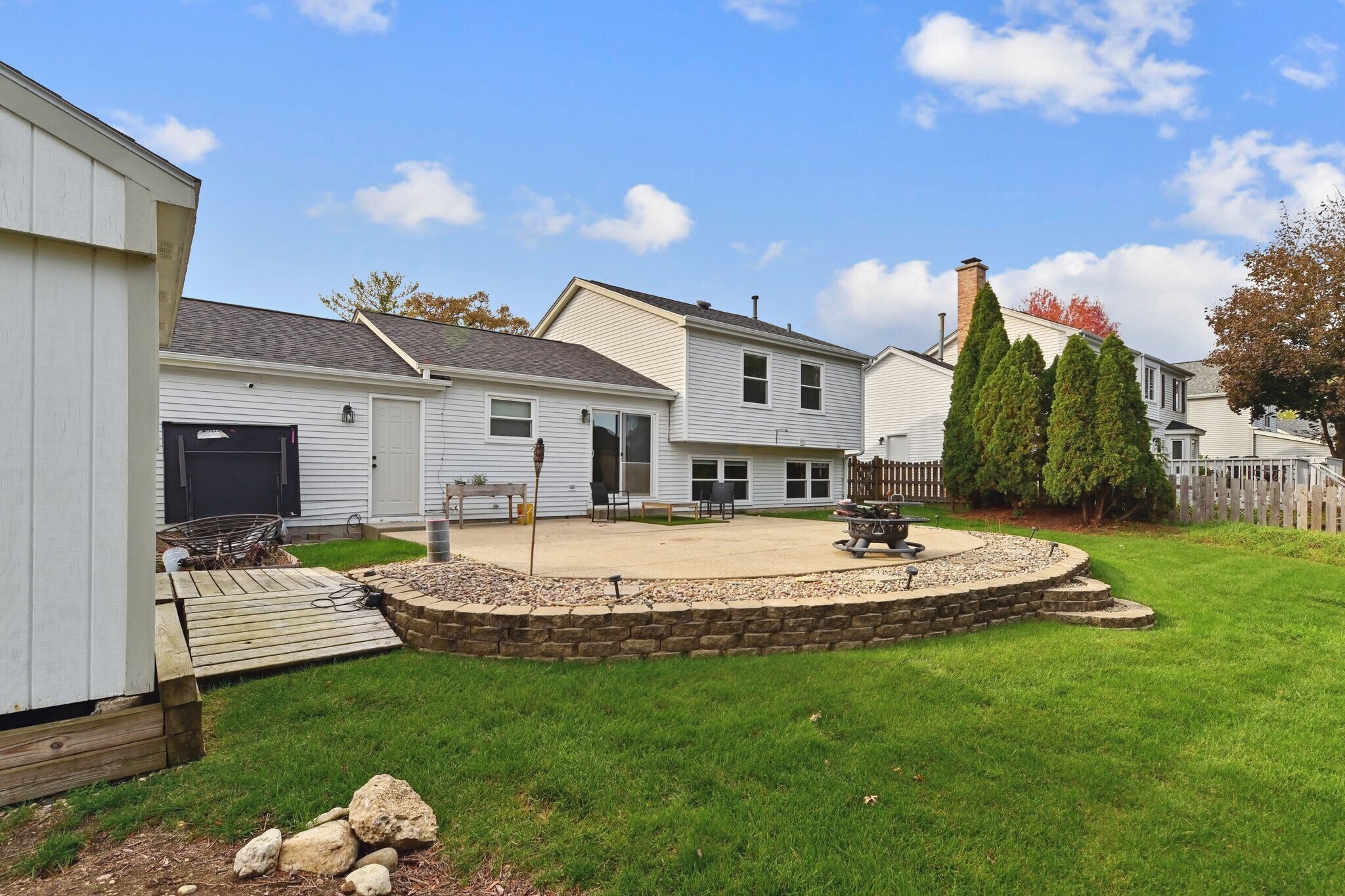 Building Photo - 434 Hunters Way