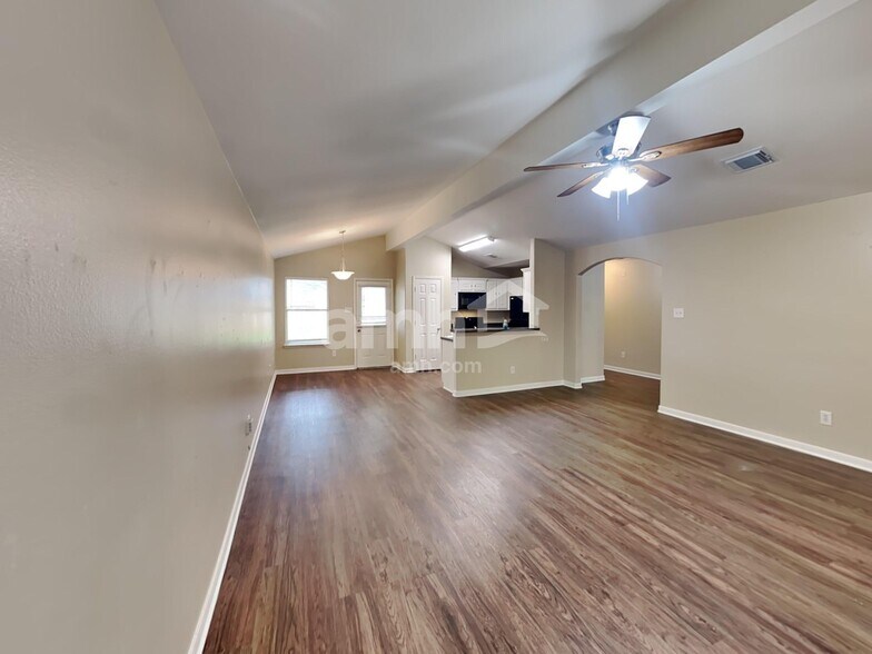 Building Photo - 28926 Village Creek Loop