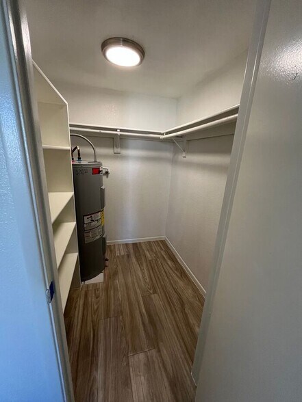 Building Photo - 1201 S McClintock Dr