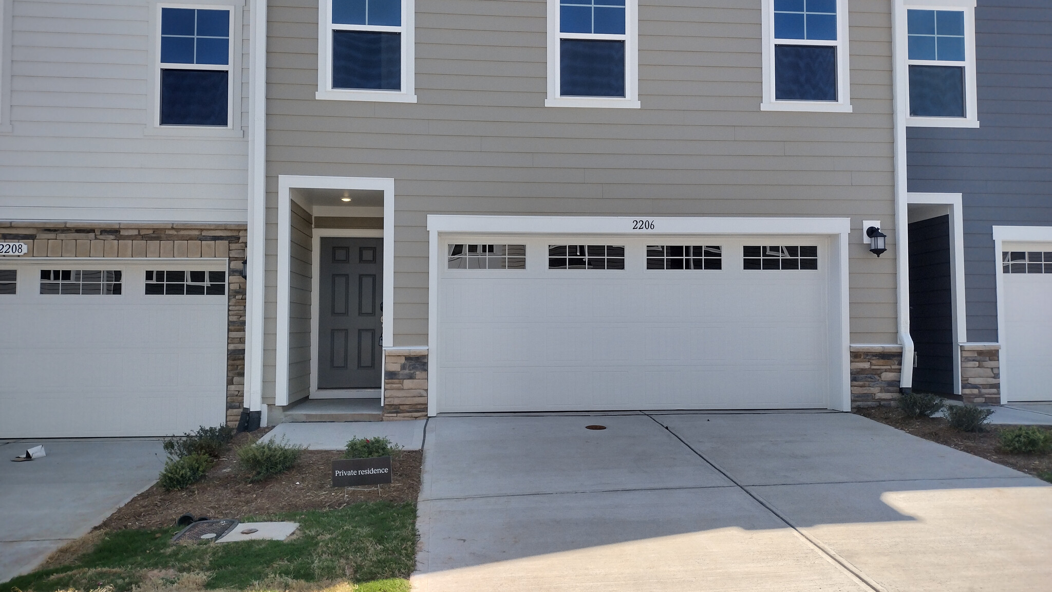 Building Photo - Room in Townhome on Terrawood Dr