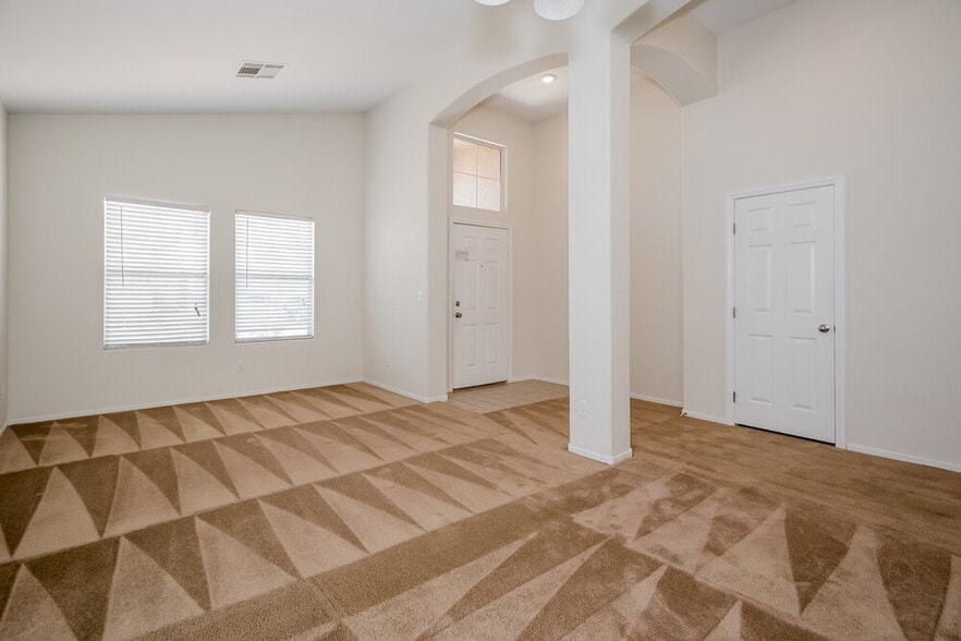 Building Photo - 4924 White Jade St
