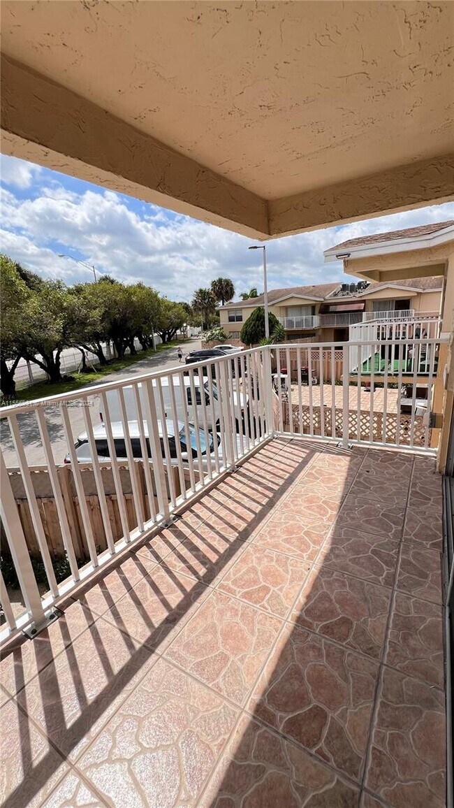 Building Photo - 4570 NW 79th Ave