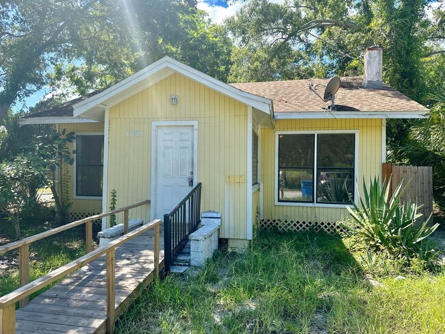 Primary Photo - 3/1 Located in South St. Pete!