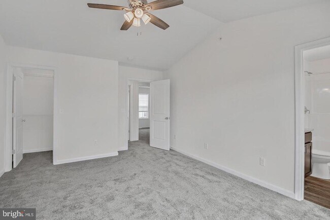 Building Photo - 240 Beechwood Wy