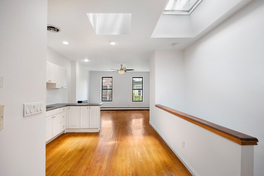 Building Photo - 118 W 136TH St