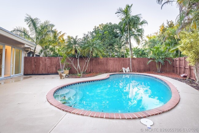 Building Photo - 7860 Stanway Pl