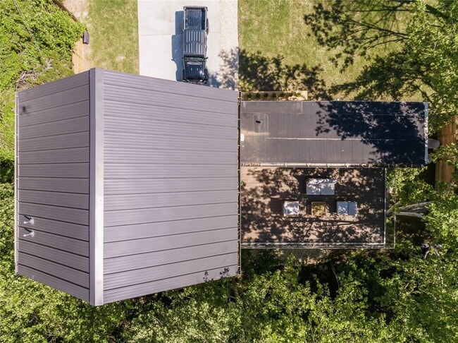 Building Photo - 2806 Geronimo Trail