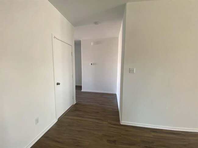 Building Photo - 117 Akela Wy