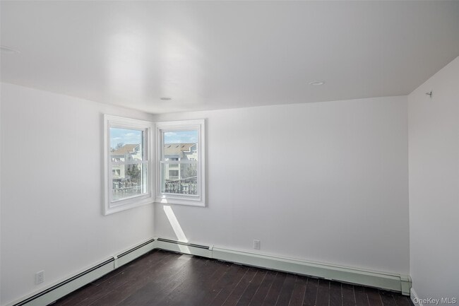 Building Photo - 33 Dock Dr