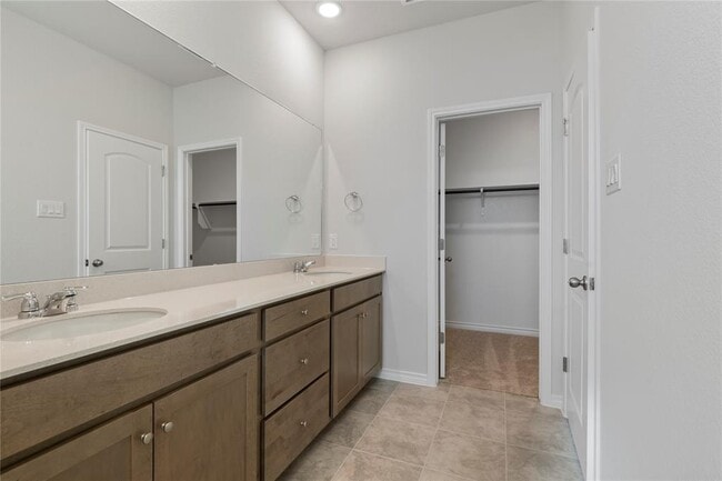 Building Photo - 241 Leeland Dr