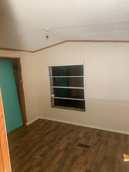 Building Photo - 11 Jacob Ln