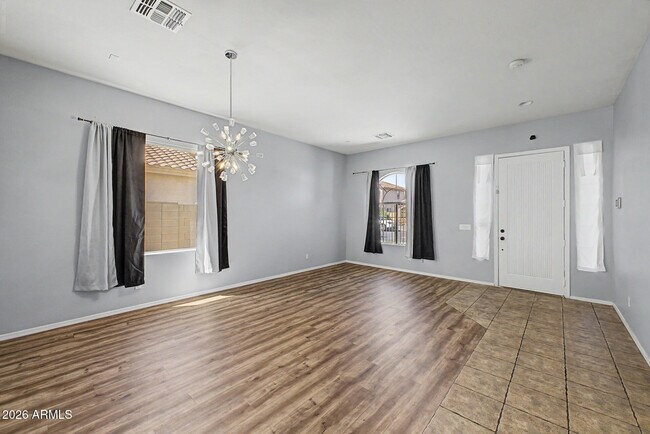 Building Photo - 7233 W Paradise Ln
