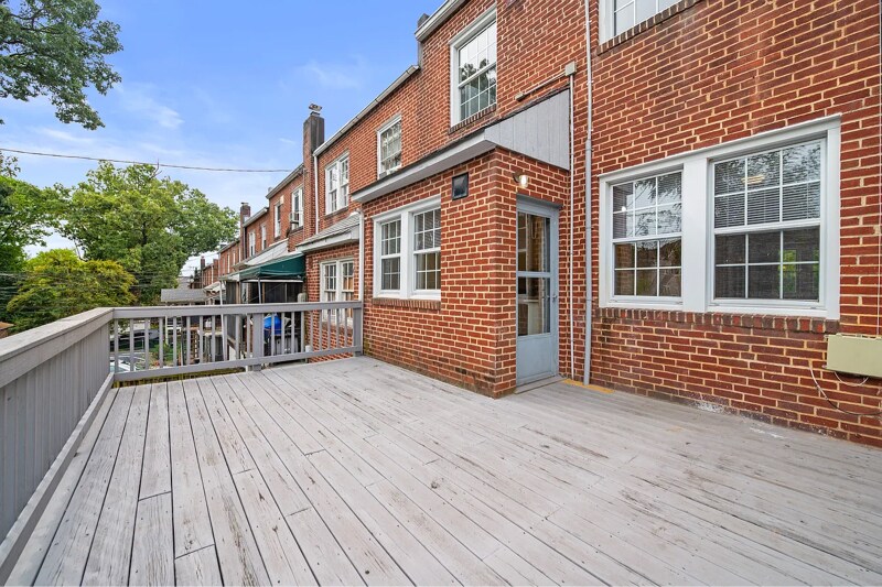 Building Photo - 205 Westowne Rd